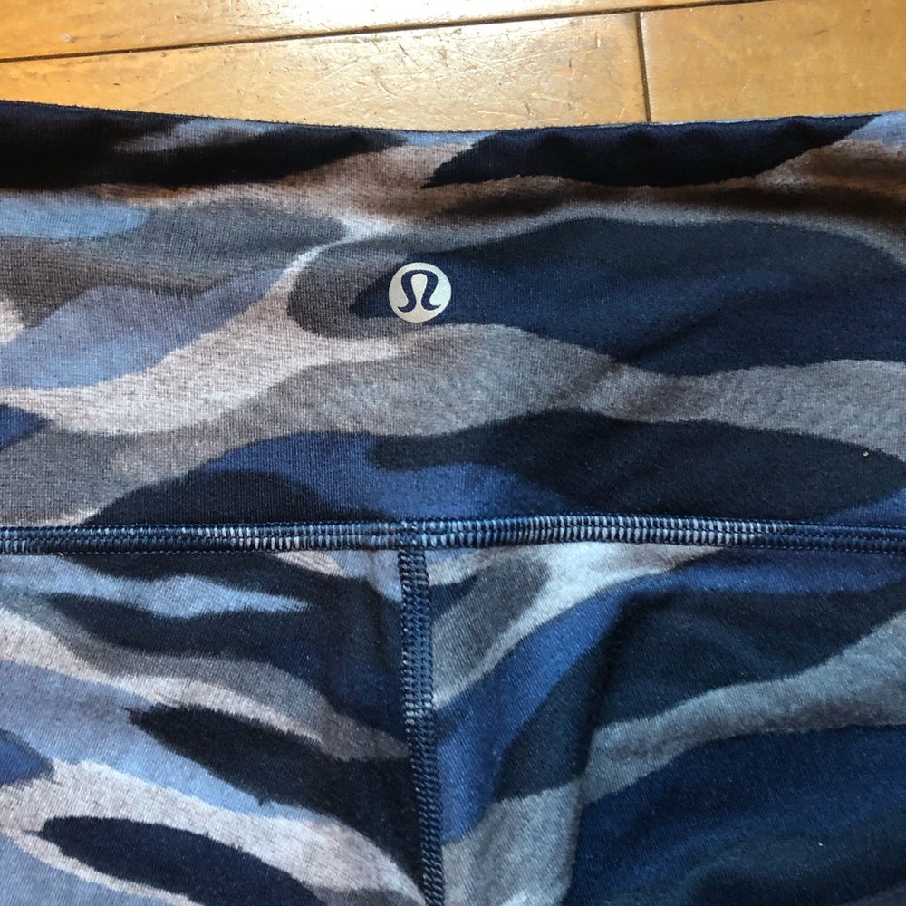 Rare Lululemon navy/gray camo
